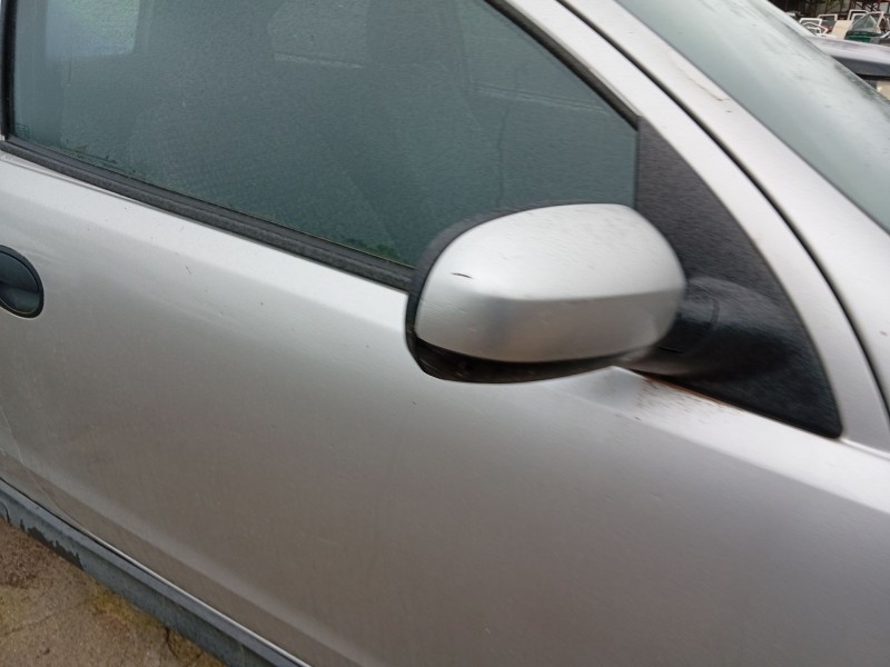 opel corsa c (x01) del año 2003