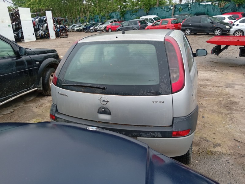 opel corsa c (x01) del año 2003