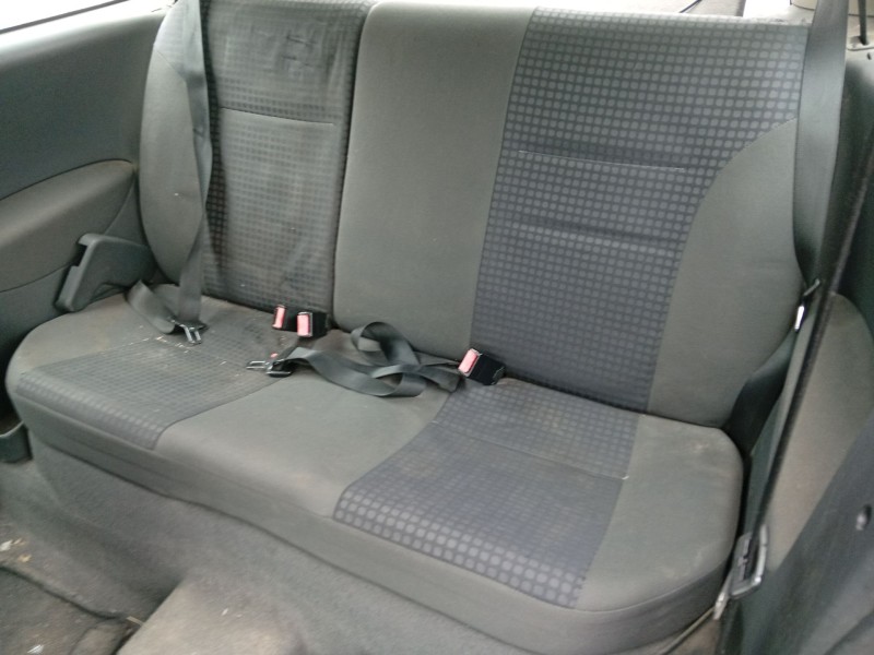 opel corsa c (x01) del año 2003