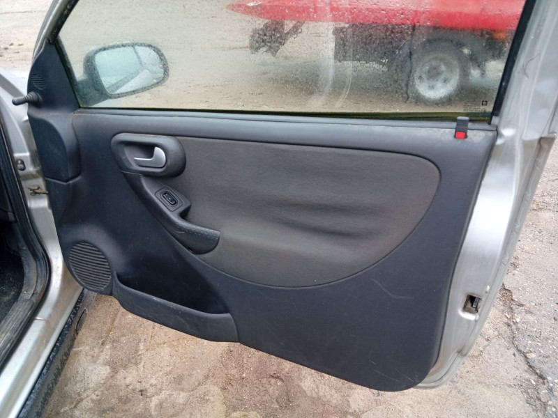 opel corsa c (x01) del año 2003
