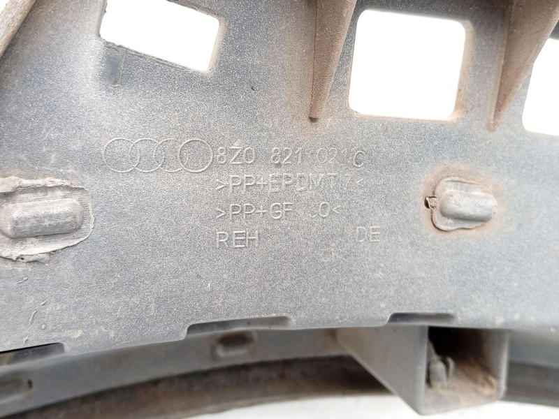 Recambio de aleta delantera izquierda para audi a2 (8z0) 1.4 tdi referencia OEM IAM 8Z0821105CGRU  