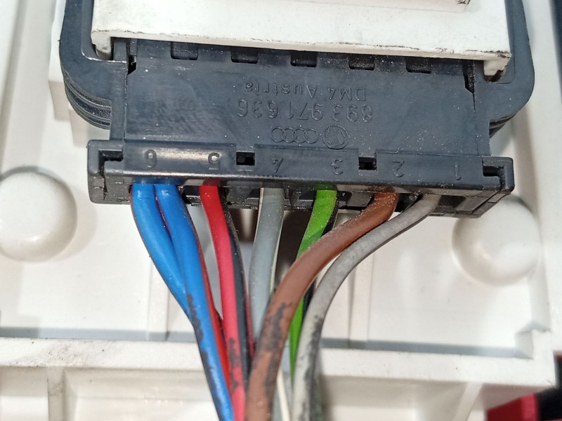 Recambio de piloto trasero izquierdo para audi a2 (8z0) 1.4 tdi referencia OEM IAM 8Z0945095B  