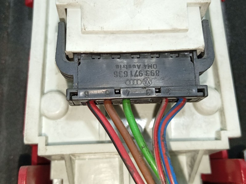 Recambio de piloto trasero derecho para audi a2 (8z0) 1.4 tdi referencia OEM IAM 8Z0945096C  