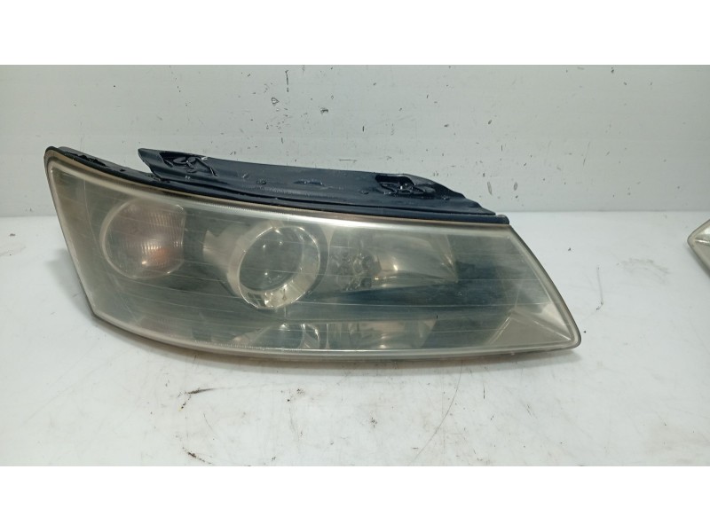 Recambio de faro derecho para hyundai sonata v (nf) 2.0 crdi referencia OEM IAM 921023K010  