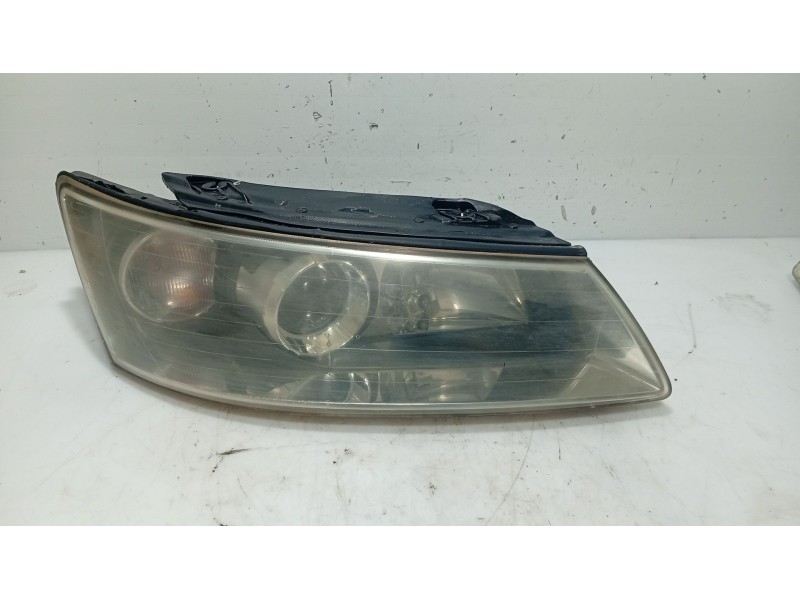 Recambio de faro derecho para hyundai sonata v (nf) 2.0 crdi referencia OEM IAM 921023K010  