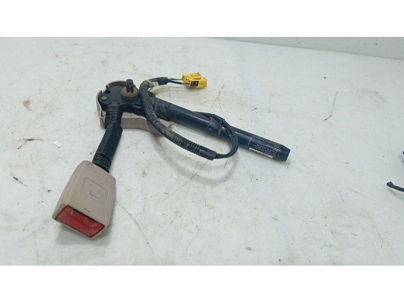 Recambio de anclaje cinturon delantero izquierdo para hyundai sonata v (nf) 2.0 crdi referencia OEM IAM   