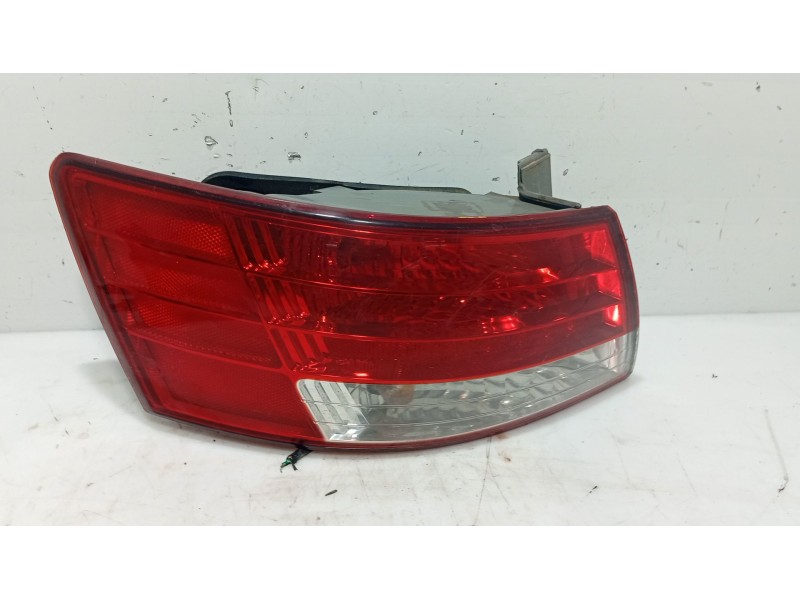 Recambio de piloto trasero izquierdo para hyundai sonata v (nf) 2.0 crdi referencia OEM IAM 924013K010  