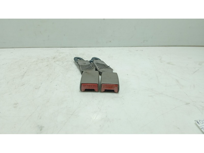 Recambio de anclaje cinturon trasero izquierdo para nissan micra iii (k12) 1.2 16v referencia OEM IAM   