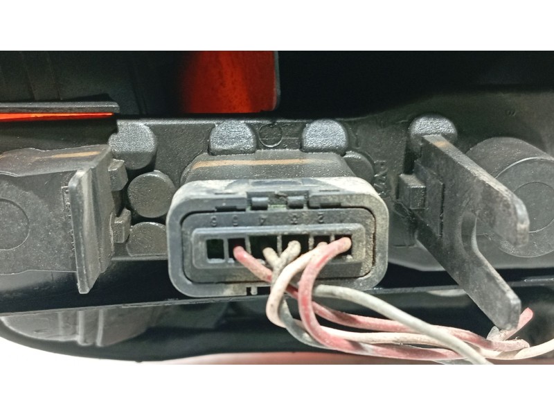 Recambio de piloto trasero izquierdo para nissan micra iii (k12) 1.2 16v referencia OEM IAM   