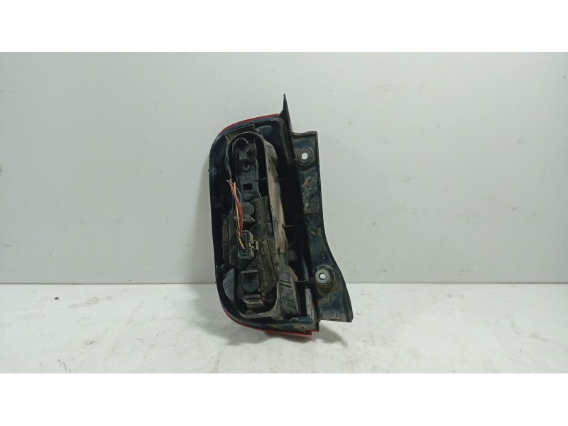 Recambio de piloto trasero derecho para nissan micra iii (k12) 1.2 16v referencia OEM IAM   