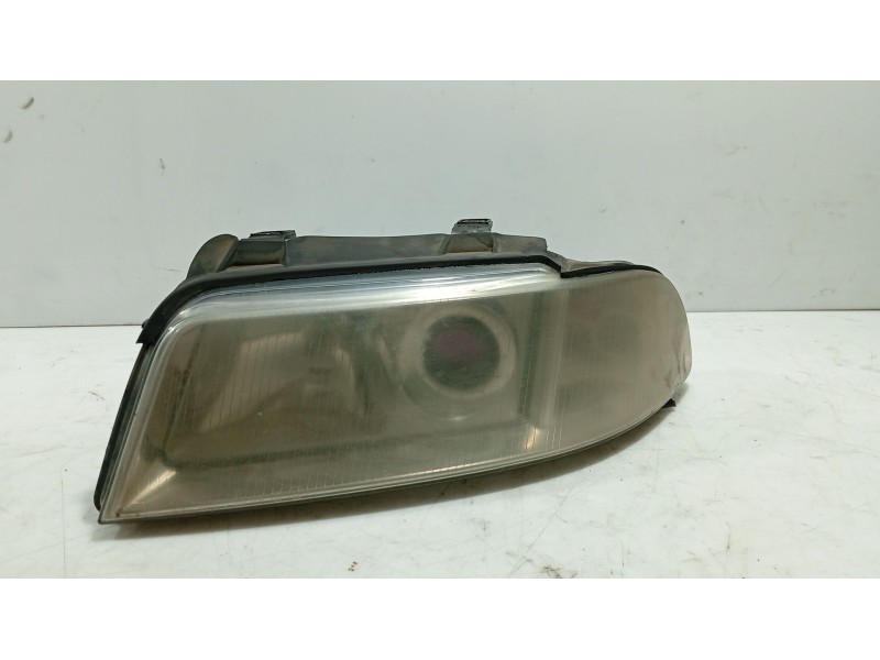 Recambio de faro izquierdo para audi a4 b5 (8d2) 1.9 tdi referencia OEM IAM 8D0941029B  