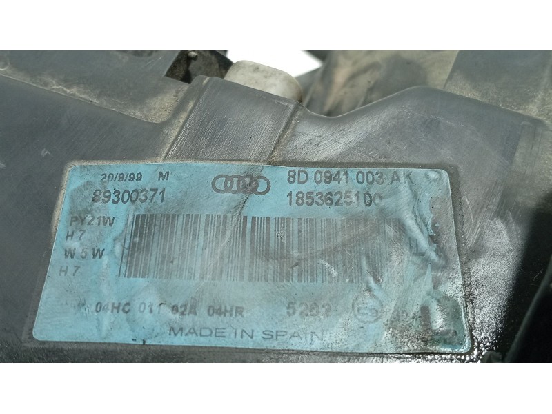 Recambio de faro izquierdo para audi a4 b5 (8d2) 1.9 tdi referencia OEM IAM 8D0941029B  