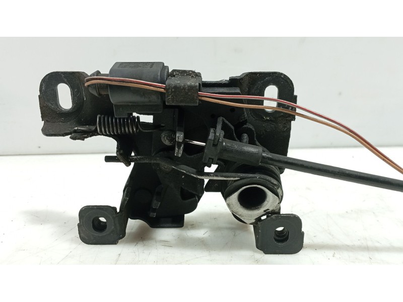 Recambio de cerradura capot para audi a4 b5 (8d2) 1.9 tdi referencia OEM IAM 8D0823509L  