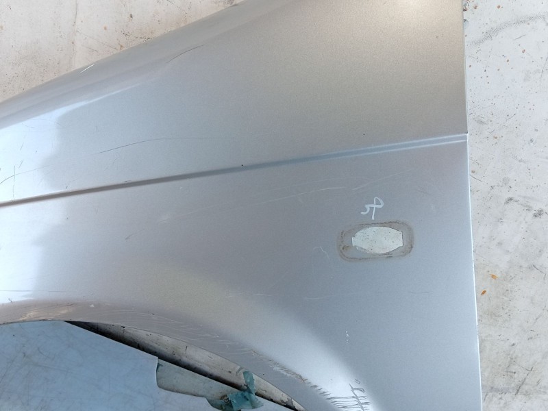 Recambio de aleta delantera izquierda para kia carnival ii (gq) 2.9 crdi referencia OEM IAM 0K52Y52211  