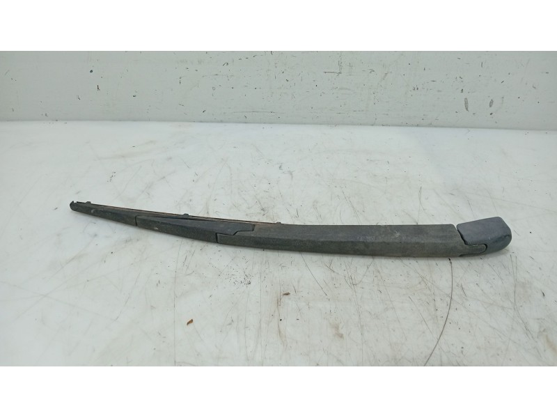 Recambio de brazo limpia trasero para lexus rx 400h referencia OEM IAM   