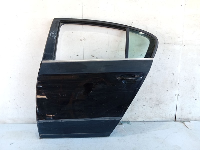 Recambio de puerta trasera izquierda para volkswagen passat berlina (3c2) referencia OEM IAM 3C5833055H  