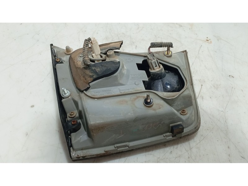 Recambio de piloto trasero derecho interior para lexus rx 400h referencia OEM IAM   