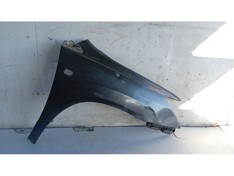 Recambio de aleta delantera derecha para lexus rx 400h referencia OEM IAM   