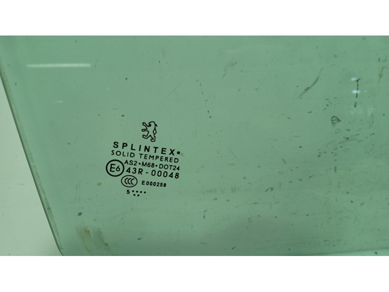 Recambio de luna delantera derecha para peugeot 307 break (3e) 1.6 hdi referencia OEM IAM   