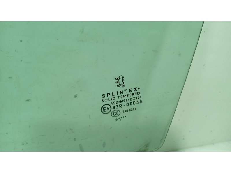 Recambio de luna delantera izquierda para peugeot 307 break (3e) 1.6 hdi referencia OEM IAM   