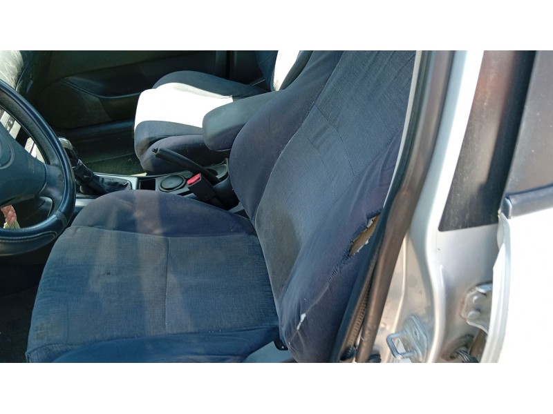 toyota corolla (_e12_) del año 2003