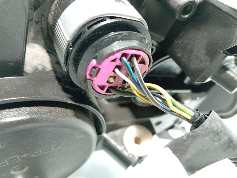 Recambio de faro derecho para fiat bravo ii (198_) 1.6 d multijet (198axh1b) referencia OEM IAM   