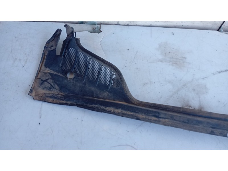 Recambio de moldura para peugeot 308 sw i (4e_, 4h_) 1.6 hdi referencia OEM IAM   