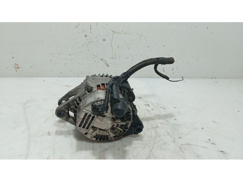 Recambio de alternador para kia sorento i (jc) 2.5 crdi referencia OEM IAM 373004A305  