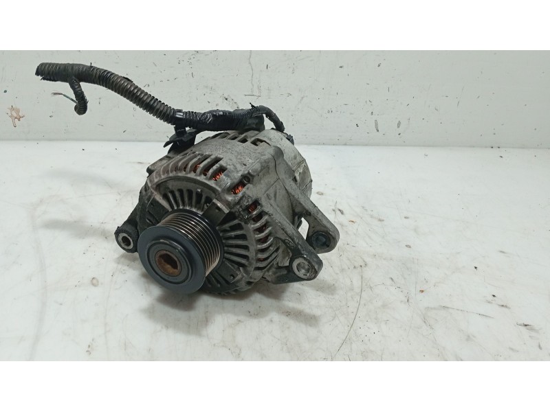 Recambio de alternador para kia sorento i (jc) 2.5 crdi referencia OEM IAM 373004A305  