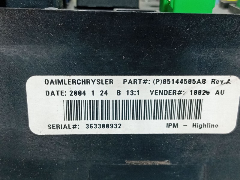 Recambio de caja reles / fusibles para chrysler voyager iv (rg, rs) 2.4 referencia OEM IAM R4727079AF  