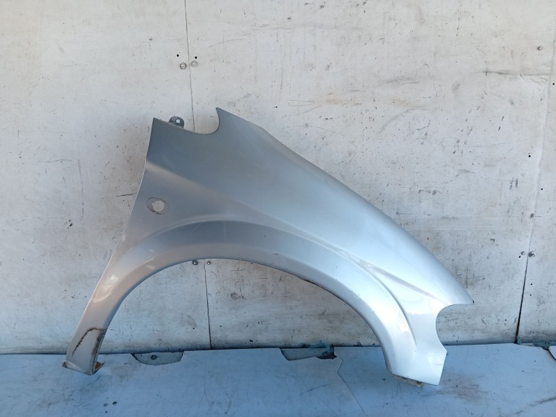 Recambio de aleta delantera derecha para chrysler voyager iv (rg, rs) 2.4 referencia OEM IAM 05018444AA  