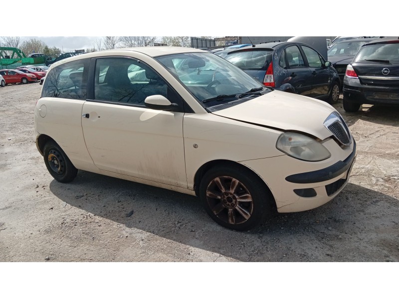 lancia ypsilon (843_) del año 2004