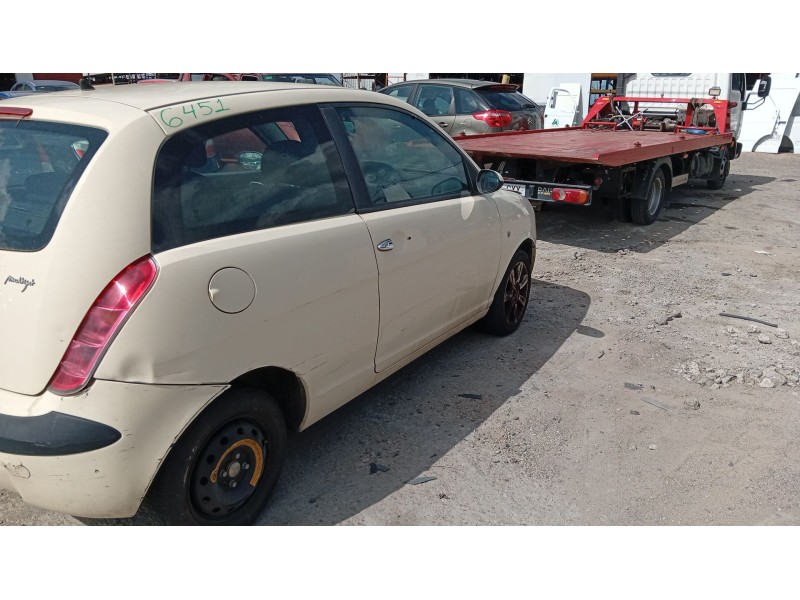lancia ypsilon (843_) del año 2004