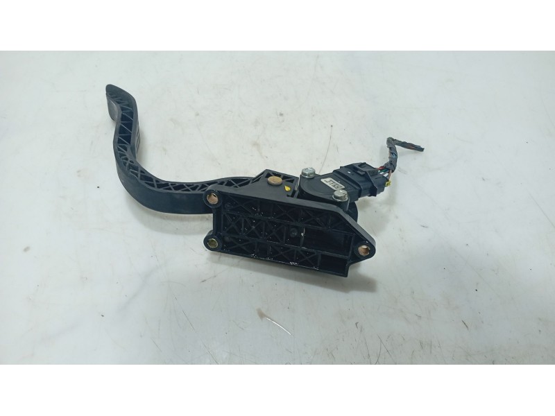 Recambio de potenciometro pedal para kia sorento i (jc) 2.5 crdi referencia OEM IAM   