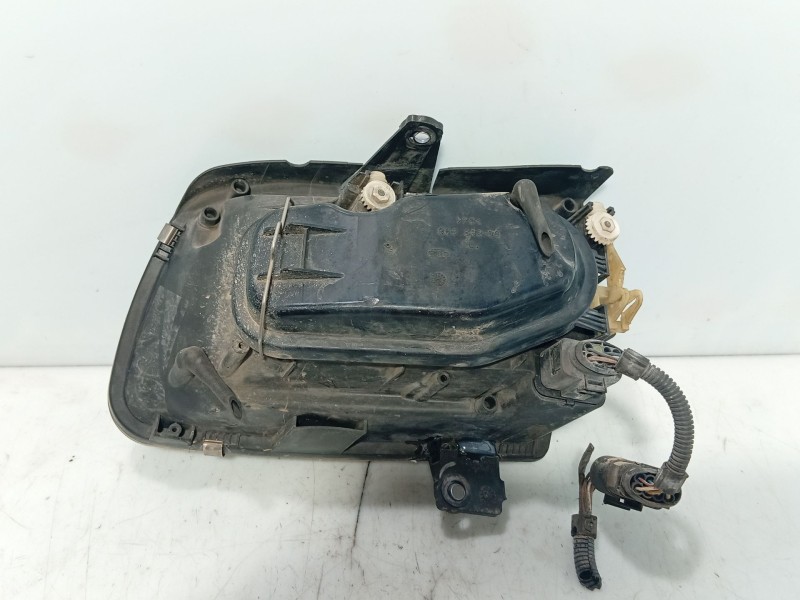 Recambio de faro derecho para volkswagen polo (6n2) 1.4 16v referencia OEM IAM 6N1941016A  
