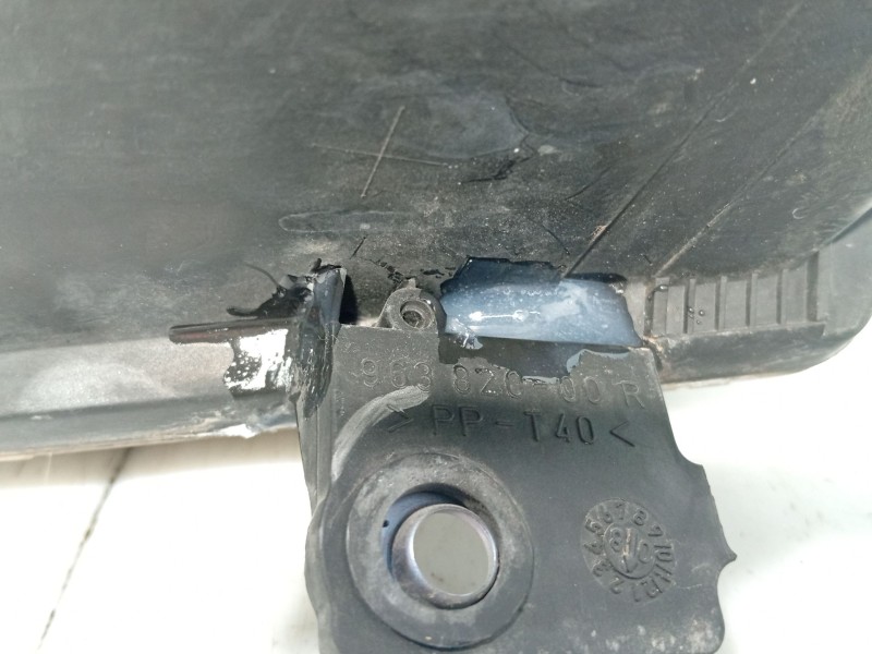 Recambio de faro derecho para volkswagen polo (6n2) 1.4 16v referencia OEM IAM 6N1941016A  