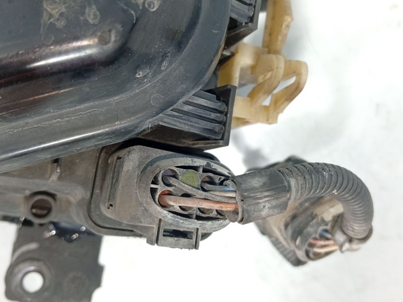 Recambio de faro derecho para volkswagen polo (6n2) 1.4 16v referencia OEM IAM 6N1941016A  