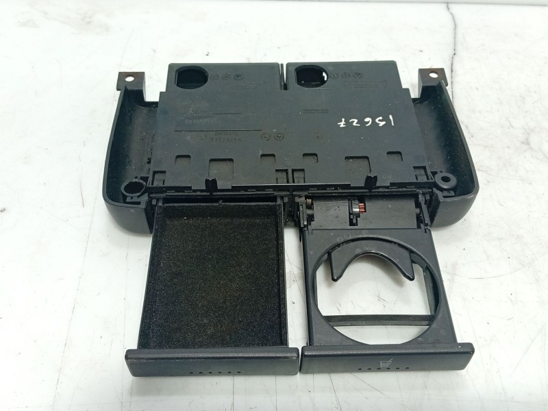 Recambio de moldura para volkswagen polo (6n2) 1.4 16v referencia OEM IAM   