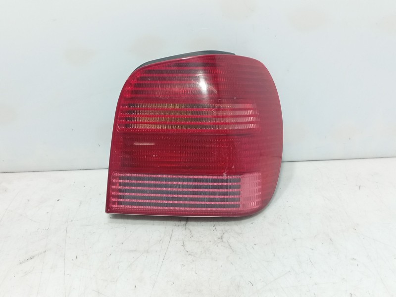 Recambio de piloto trasero derecho para volkswagen polo (6n2) 1.4 16v referencia OEM IAM 6N0945096  