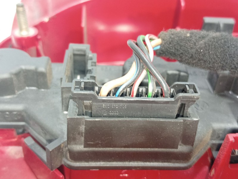 Recambio de piloto trasero derecho para volkswagen polo (6n2) 1.4 16v referencia OEM IAM 6N0945096  
