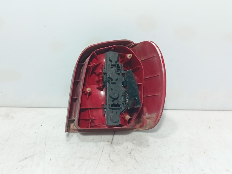 Recambio de piloto trasero izquierdo para volkswagen polo (6n2) 1.4 16v referencia OEM IAM 6N0945095  