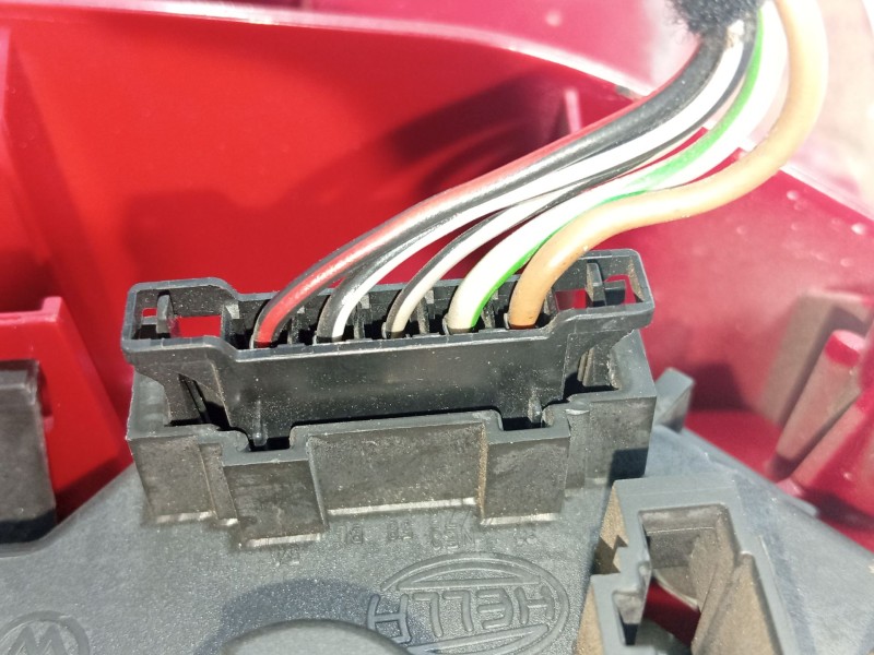 Recambio de piloto trasero izquierdo para volkswagen polo (6n2) 1.4 16v referencia OEM IAM 6N0945095  