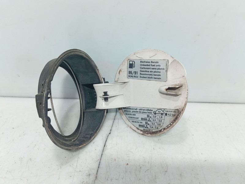 Recambio de tapa exterior combustible para volkswagen polo (6n2) 1.4 16v referencia OEM IAM   