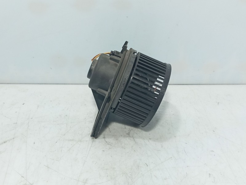 Recambio de ventilador calefaccion para volkswagen polo (6n2) 1.4 16v referencia OEM IAM 6N1819021  