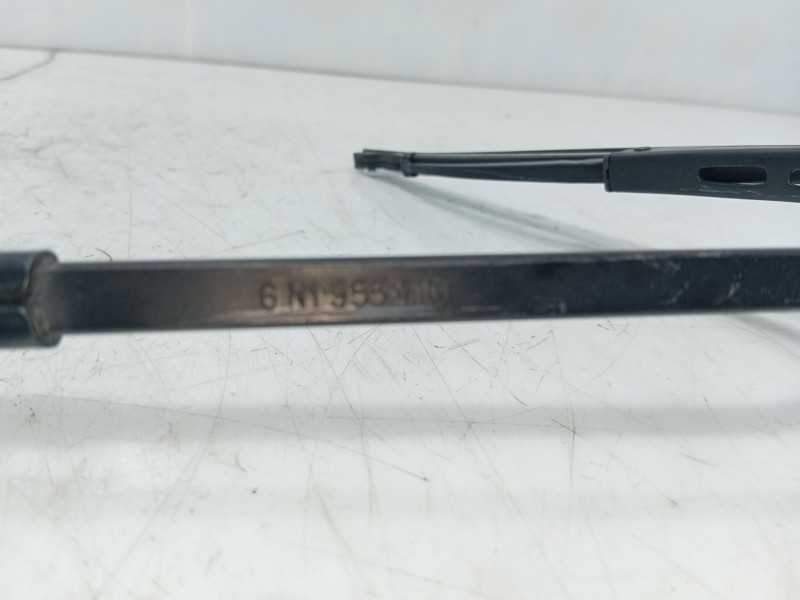 Recambio de brazo limpia delantero derecho para volkswagen polo (6n2) 1.4 16v referencia OEM IAM 6N1955410  