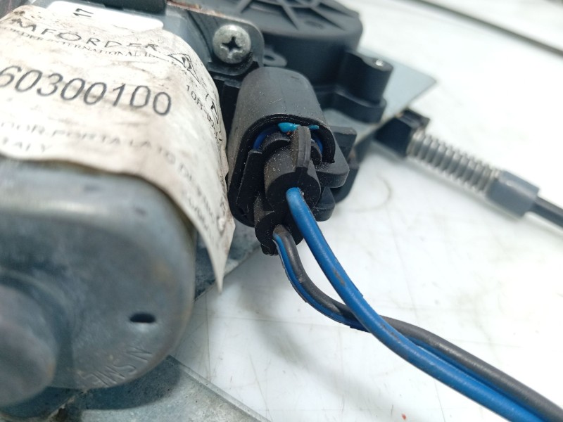 Recambio de elevalunas delantero derecho para volkswagen polo (6n2) 1.4 16v referencia OEM IAM 6N3837462  