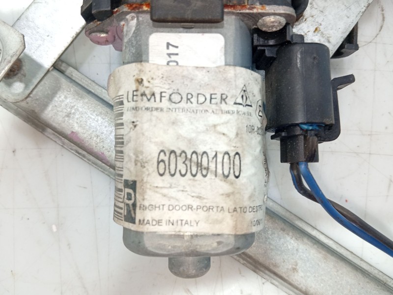Recambio de elevalunas delantero derecho para volkswagen polo (6n2) 1.4 16v referencia OEM IAM 6N3837462  