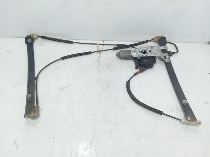 Recambio de elevalunas delantero izquierdo para volkswagen polo (6n2) 1.4 16v referencia OEM IAM 6N3837461  