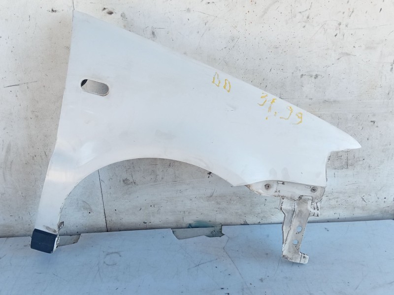 Recambio de aleta delantera derecha para volkswagen polo (6n2) 1.4 16v referencia OEM IAM 6N0821022  