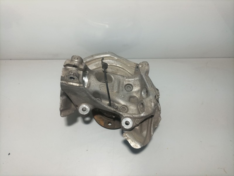 Recambio de mangueta delantera izquierda para bmw 1 (f20) 116 d referencia OEM IAM 679228505  
